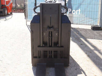 2020-unicarriers-oep120-49180627