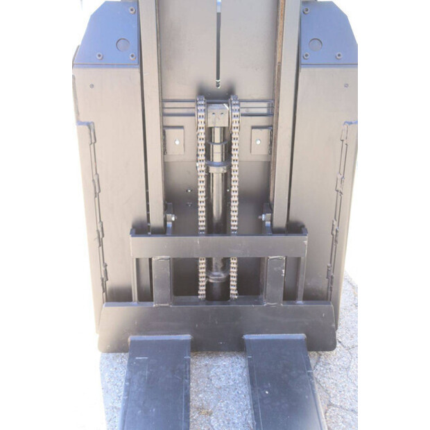 2020 UNICARRIERS OEP120-49180637