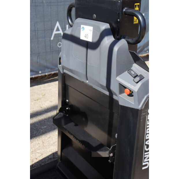 2020 UNICARRIERS OEP120-49180639