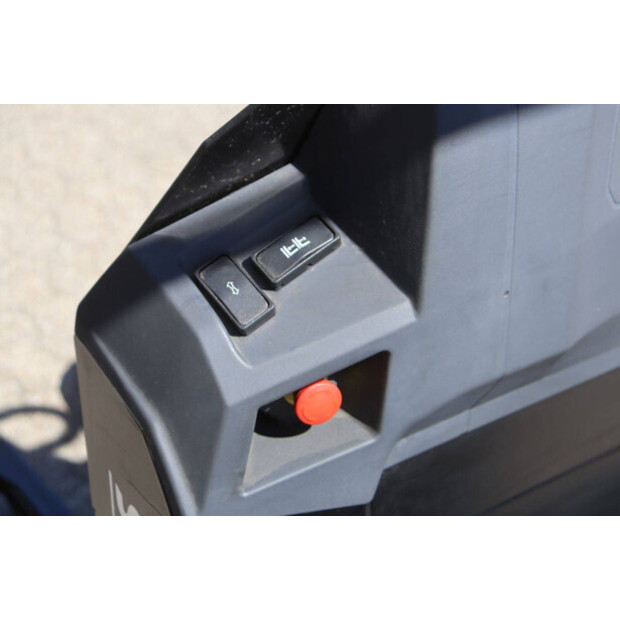 2020 UNICARRIERS OEP120-49180642