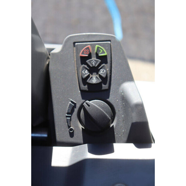 2020 UNICARRIERS OEP120-49180645