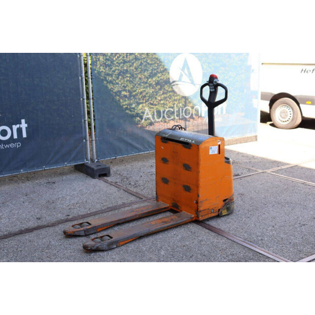 2001 Still EGU 20-49181405