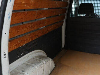 2011-volkswagen-caddy-1490225-49181679