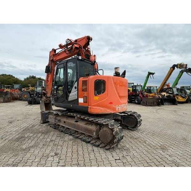 Hitachi ZX135US-49183655