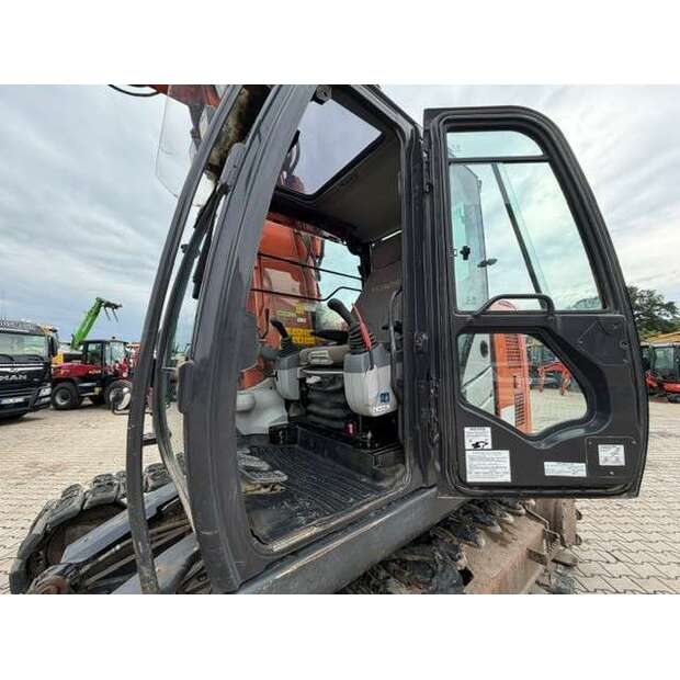 Hitachi ZX135US-49183668
