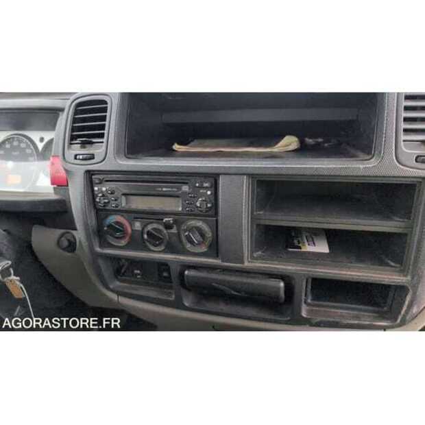 2008 Renault Maxity-49185488
