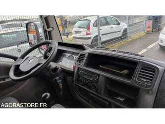 2008-renault-maxity-1490368-49185490