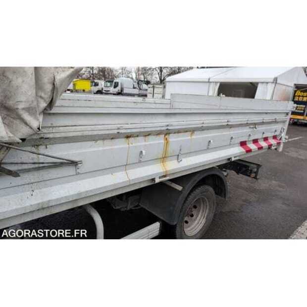2008 Renault Maxity-49185496