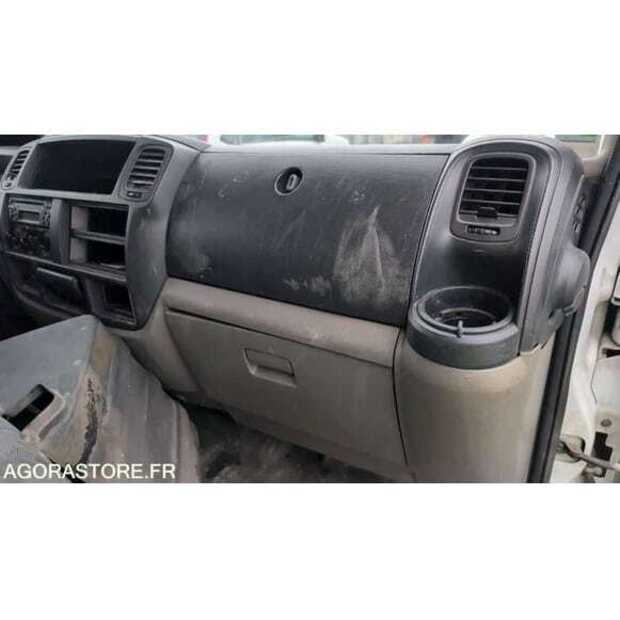 2008 Renault Maxity-49185503