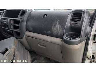 2008-renault-maxity-1490368-49185503