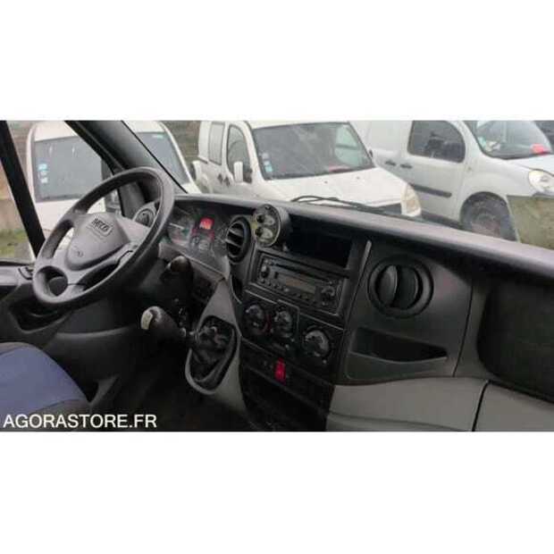 2009 Iveco 35C14G-49185520