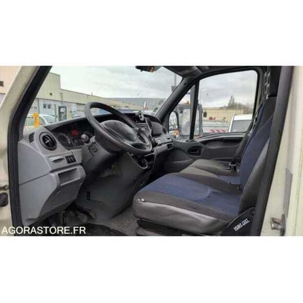 2009 Iveco 35C14G-49185524