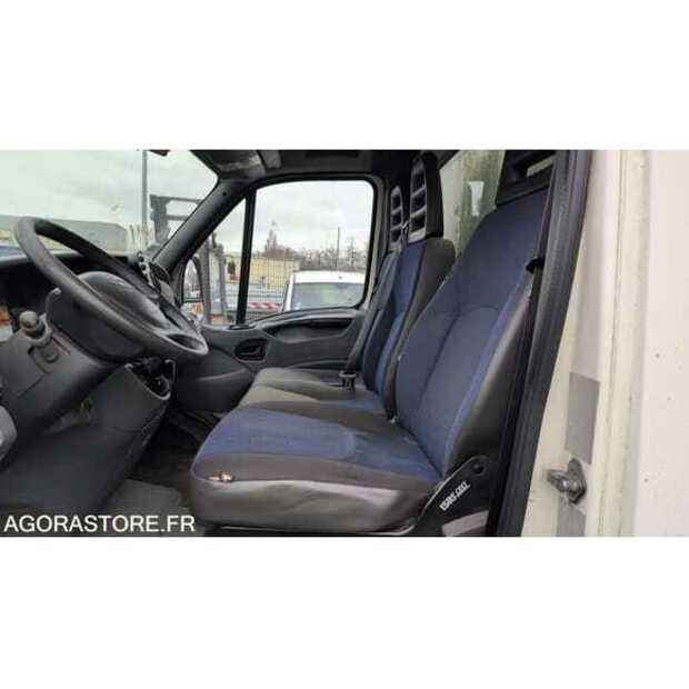 2009 Iveco 35C14G-49185525