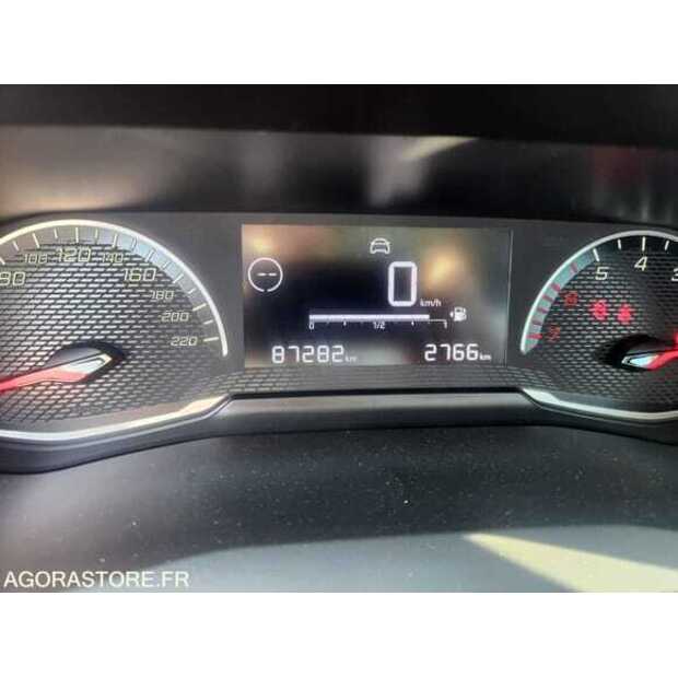 2021 Peugeot 208-49185535