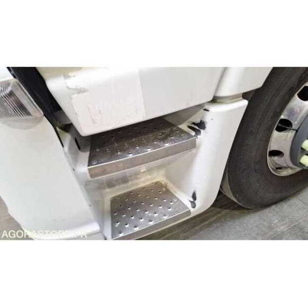 2017 Iveco 440S42-49185566