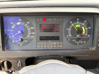 2004-mercedes-benz-axor-49186644
