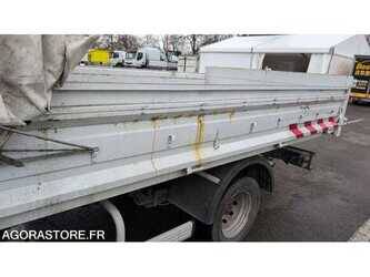 2008-renault-maxity-1490368-49189243
