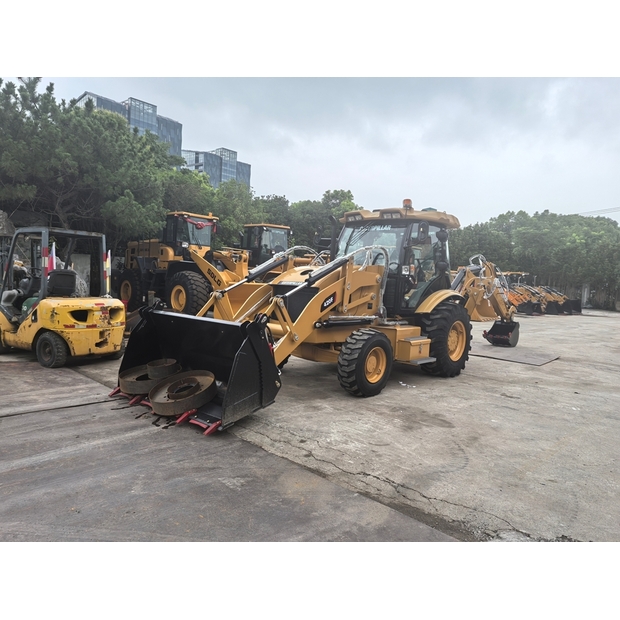 2023 Caterpillar 420F-49192705