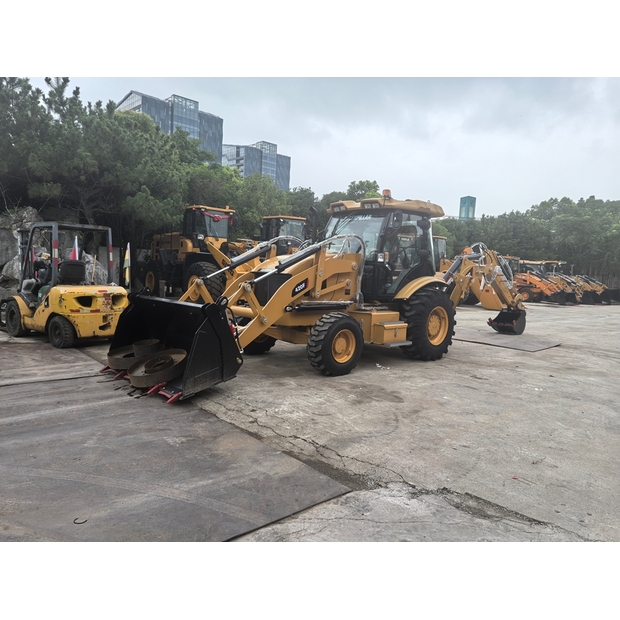 2023 Caterpillar 420F-49192706