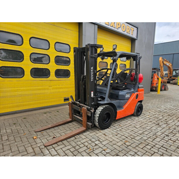 2021 Toyota 02-8FGF25-49193928