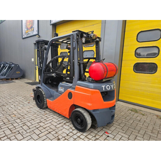 2021 Toyota 02-8FGF25-49193929