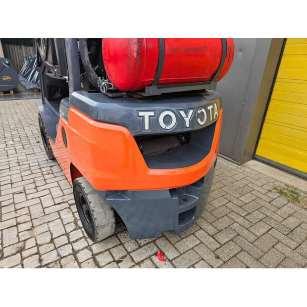 2021 Toyota 02-8FGF25-49193930