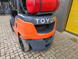 2021-toyota-02-8fgf25-1490596-49193930