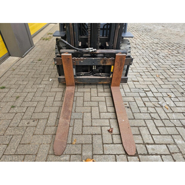 2021 Toyota 02-8FGF25-49193935