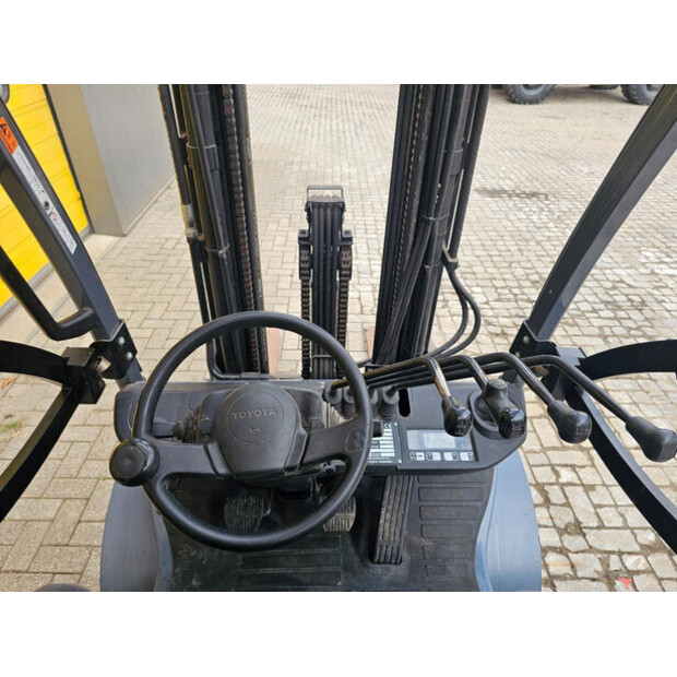 2021 Toyota 02-8FGF25-49193939