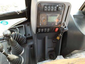 2025-jcb-3dx-1490756-49196945