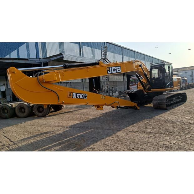 2025 JCB 245LR-49196956