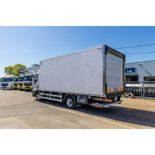 2018 Renault D10-49198599