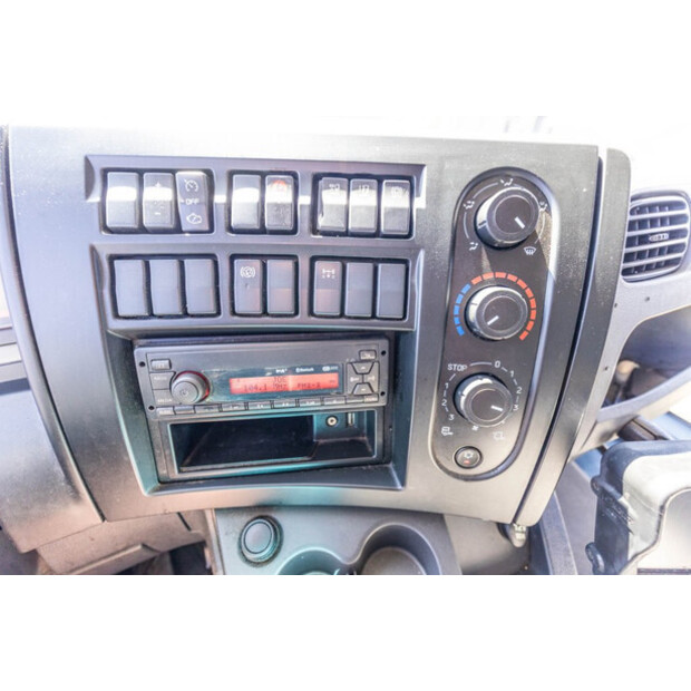 2018 Renault D10-49198612
