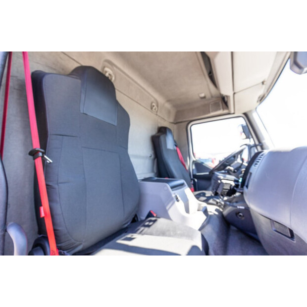 2018 Renault D10-49198615