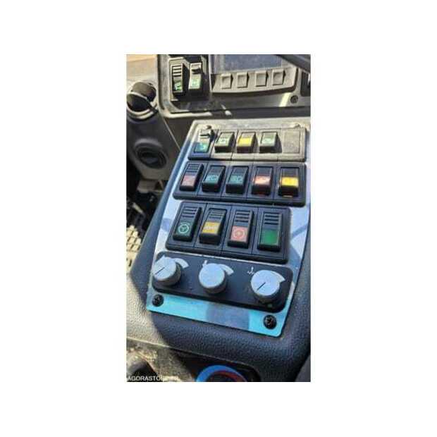2021 هولدر B-49200801
