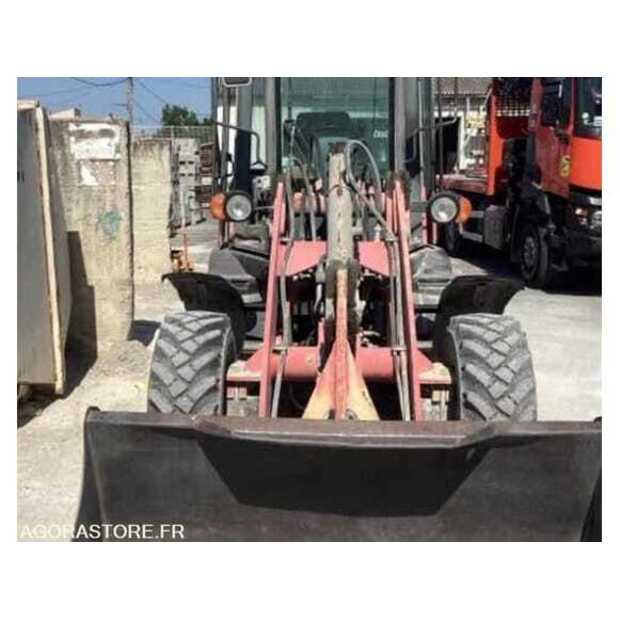 Loader-49201814