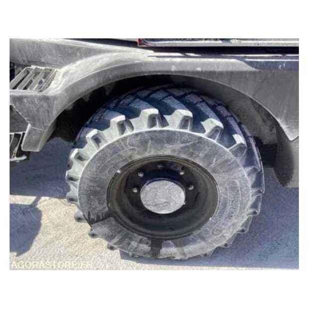 Loader-49201816