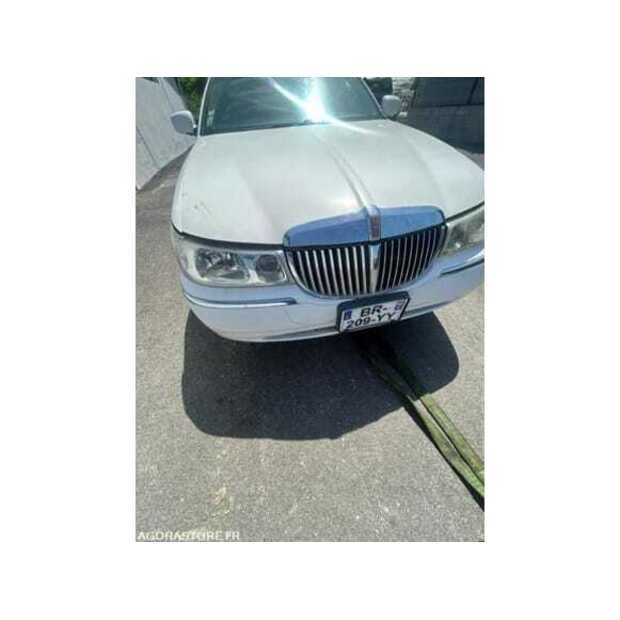 2000 Lincoln Town Car-49202334