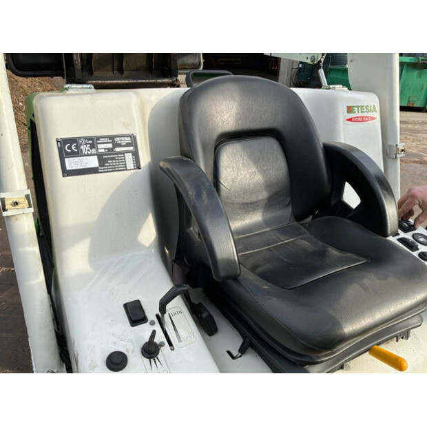 2021 Etesia HYDRO 124D-49205042