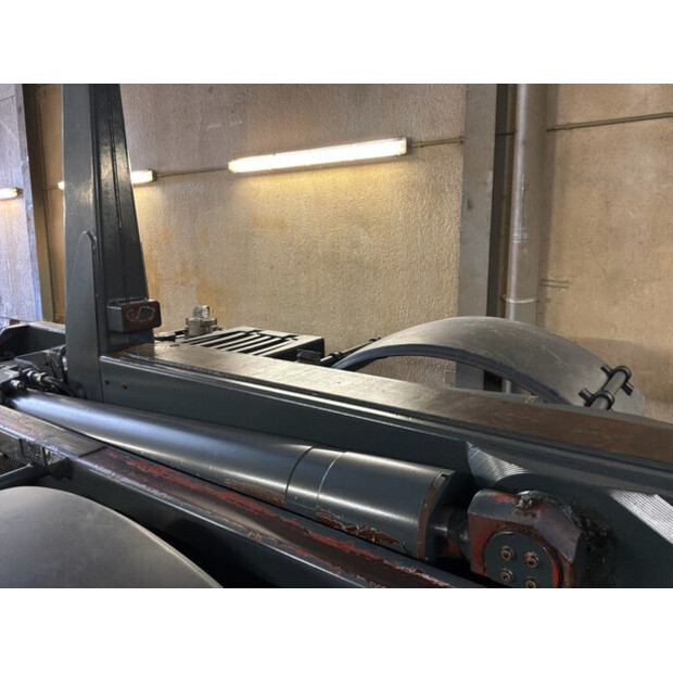 2017 Record P33T-49205358