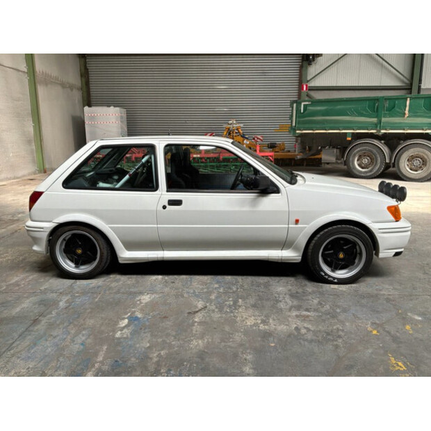 1990 Ford Fiesta-49205380