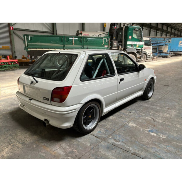1990 Ford Fiesta-49205381