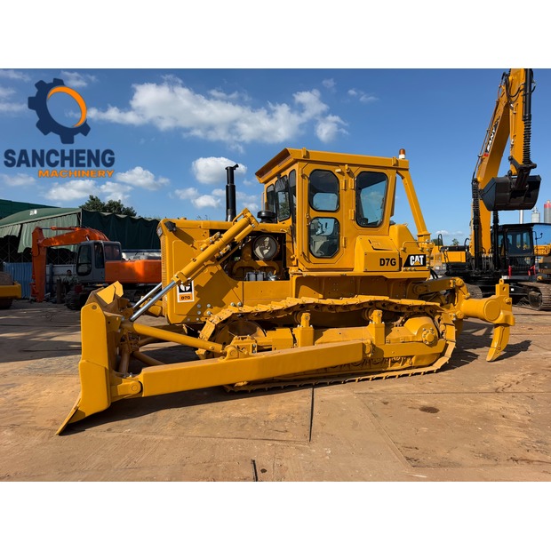 2017 كاتربيلر D7G-49205888