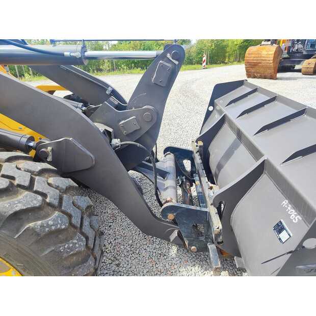 2024 Volvo L30H-49208928