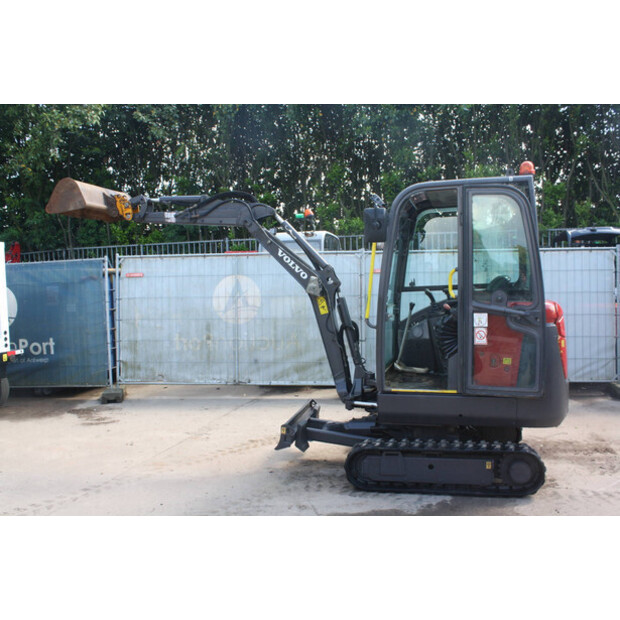2018 Volvo EC18D-49211035