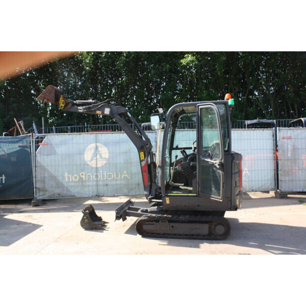 2020 فولفو EC18E-49211095