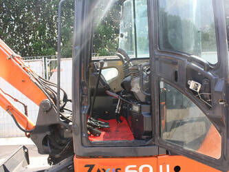 2013-hitachi-zx60u-49211361