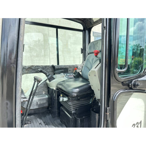 2010 بوبكات 331-49212594
