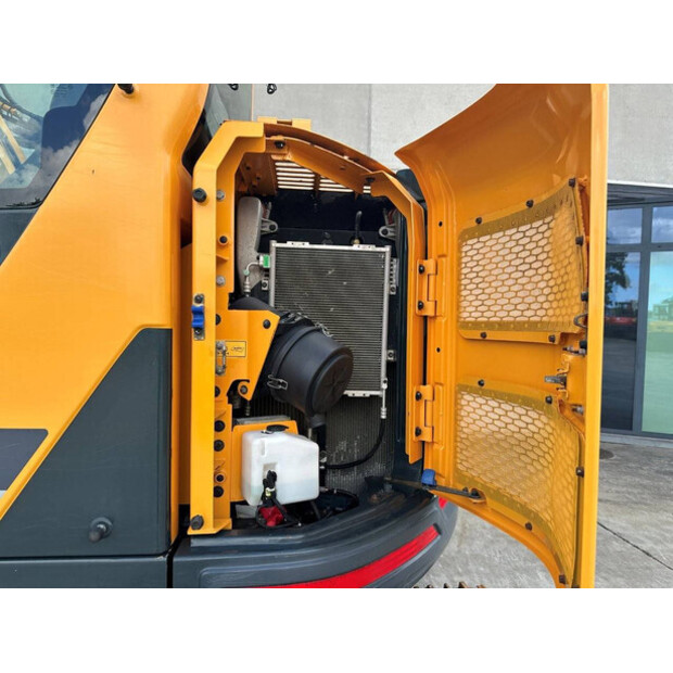 2018 Hyundai HX130LCR-49212789
