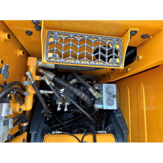 2018 Hyundai HX130LCR-49212794